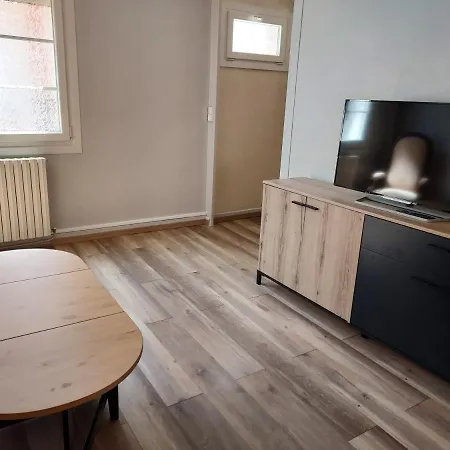 Hébergement de vacances 60m2 à 2mn Port Funiculaire Casino Commerces *